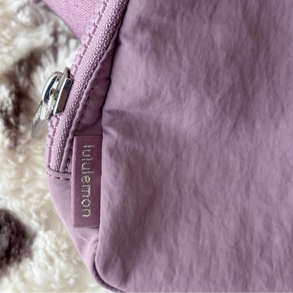 Lululemon Lavender Luxe Everywhere Belt Bag 1L - Picture 3 of 7